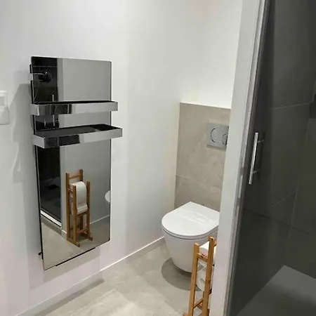 Apartman Climatise Independant Dans *